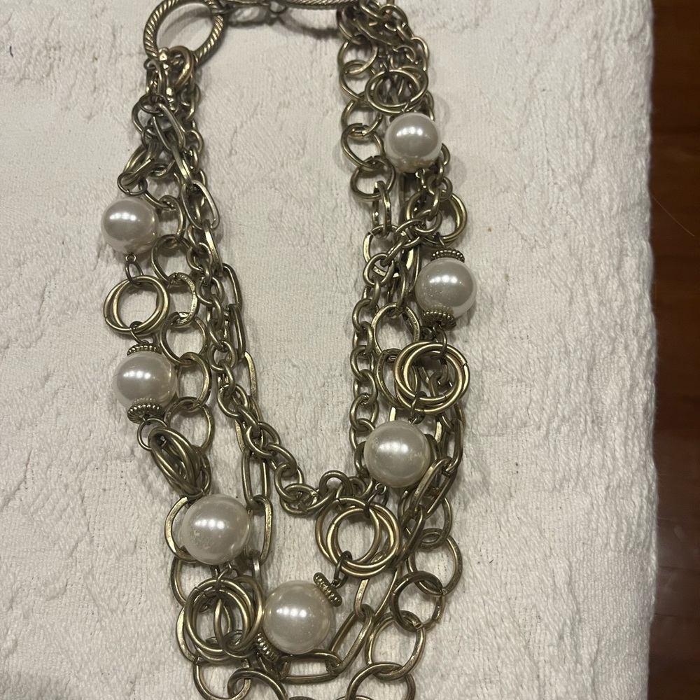 Chic Gold and Pearl Chain Necklace